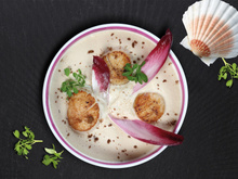 Saint-Jacques et espuma d'endives à la Charentaise