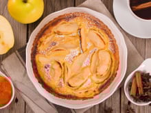 Comment faire un gâteau façon cheesecake aux pommes, sans sucres ajoutés ?