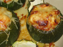 Courgettes rondes farcies aux petits légumes