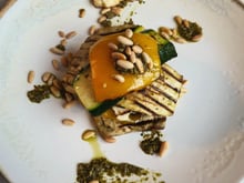 Pyramide de légumes et halloumi