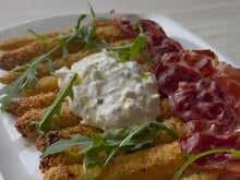 On a trouvé la meilleure façon de cuisiner les asperges blanches : bien croustillantes avec une panure au parmesan