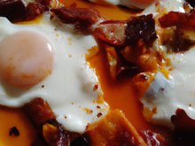Œufs brouillés à la Basquaise