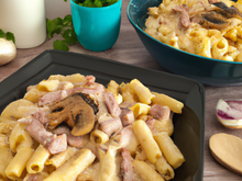 Macaronis aux champignons à la crème et aux lardons