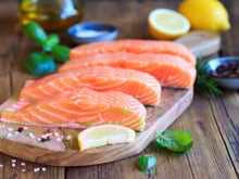 Comment se débarrasser des vers présents dans les poissons pour ne prendre aucun risque pour la santé ? Une virologiste répond