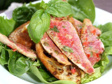 Rougets en carpaccio et basilic