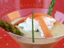 Velouté d'asperges vertes & Chantilly au saumon fumé