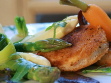 Pain perdu aux céréales, palettes d'asperges du Blayais et jeunes légumes