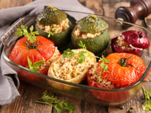 Courgettes, tomates, oignons : Norbert Tarayre vous montre comment faire une recette emblématique de l’été, les petits farcis !