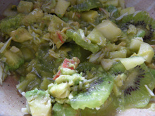 Salade de crabe, avocats, kiwis et pomme