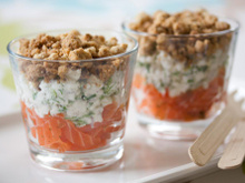 Tartare de Saumon, Cottage Cheese aux Herbes, Crumble à la Moutarde
