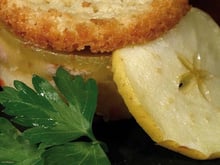 Foie gras de canard du Sud-ouest en crumble de pommes