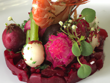 Rosace de betterave et langoustines framboisées