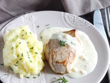 Grenadin de veau, sauce à la crème et purée de pommes de terre