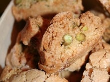 Minis biscottis au lime et au pistaches