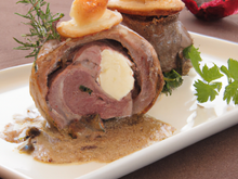 Gigot d'agneau d'Île-de-France en cocotte farci au Brie de Melun