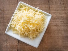 Emmental râpé : 3 façons d’utiliser ce produit du quotidien de manière facile et économique !