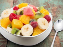 Comment empêcher la banane de noircir dans la salade de fruits ?