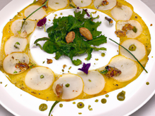 Carpaccio de noix de Saint Jacques et poires vinaigrette aux algues