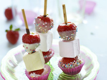 Sucettes de fraises de France au chocolat blanc