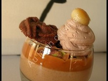 Verrine pralinée au caramel et aux fruits secs et son biscuit chocolat-café