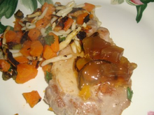 Achine de porc, carottes, fusilli, cornichons