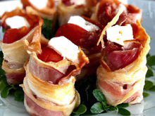 Mini-feuilletés au jambon sec, tomate, chèvre
