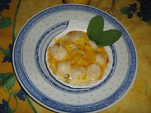 Saint-Jacques, fondue de poireaux et sauce au safran