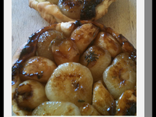 Tarte Tatin d'Ail aux petits oignons