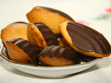 Madeleines en coques de chocolat