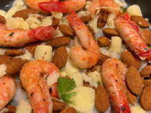Aumônière de mozza, crevettes rouges et amandes