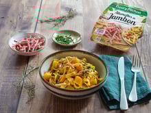 Tagliatelles au butternut rôti et allumettes de jambon