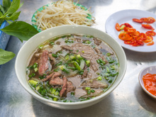 “Un remède anti-gueule de bois” : si ça ne va pas fort aujourd’hui, testez le bouillon qui réveille les morts par Juan Arbelaez