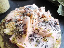 Pancakes purée de lentilles et saumon poché