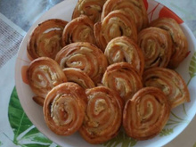 “Trop bon, facile à faire et rapide” : ces roulés feuilletés au saumon fumé seront les stars de votre apéritif du Nouvel An !