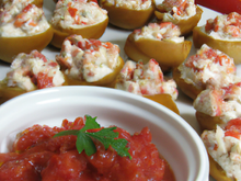 Bouchées au crabe, sauce salsa