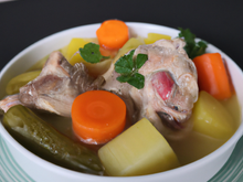 Lapin et son bouillon de petit légumes