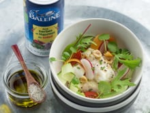 Salade de cabillaud, aux herbes et légumes du soleil « La Baleine »