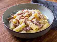 Ni œuf, ni crème : connaissez-vous la recette cousine de la célèbre carbonara romaine ?