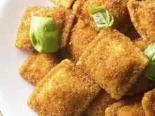 Ravioles frites à la mozzarella et basilic