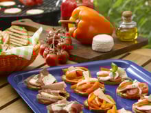 Bruschetta au speck et fromage de chèvre