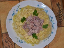 Faisan sur son nid de tagliatelles