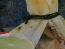 Aumônières de saumon, confiture de poire et roquefort