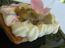 Lingo'tarte thym citron, rhubarbe confite et mousse ivoire à la rose