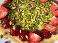 Tarte aux fraises, pistaches et citron confits