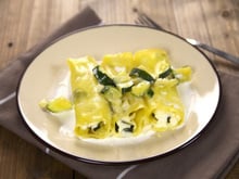Cannellonis au Carré Frais et aux courgettes, sauce citronnée