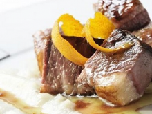 Canard laqué au caramel de fructose et confiture d'oranges de Séville, purée de navets