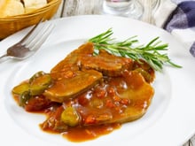 Laurent Mariotte cuisine un produit “économique et peu calorique” : voici sa recette de langue de boeuf sauce piquante, un régal !