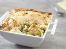 Coquillettes aux petits pois et saumon gratinées