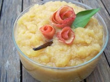 Compote de pommes au caramel et au beurre salé