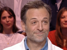 “Ça me fait une super salade” : François-Régis Gaudry dévoile cet ingrédient qu’il a toujours dans son frigo pour une recette rapide et saine